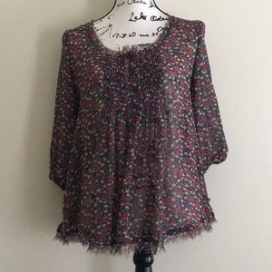 Flowered, vintage-like fluttery blouse